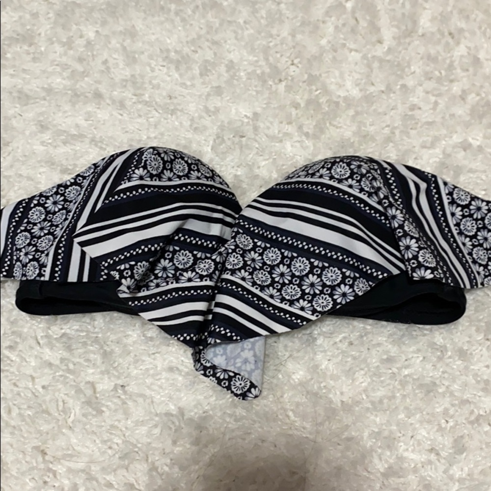 SO S strapless bikini top
